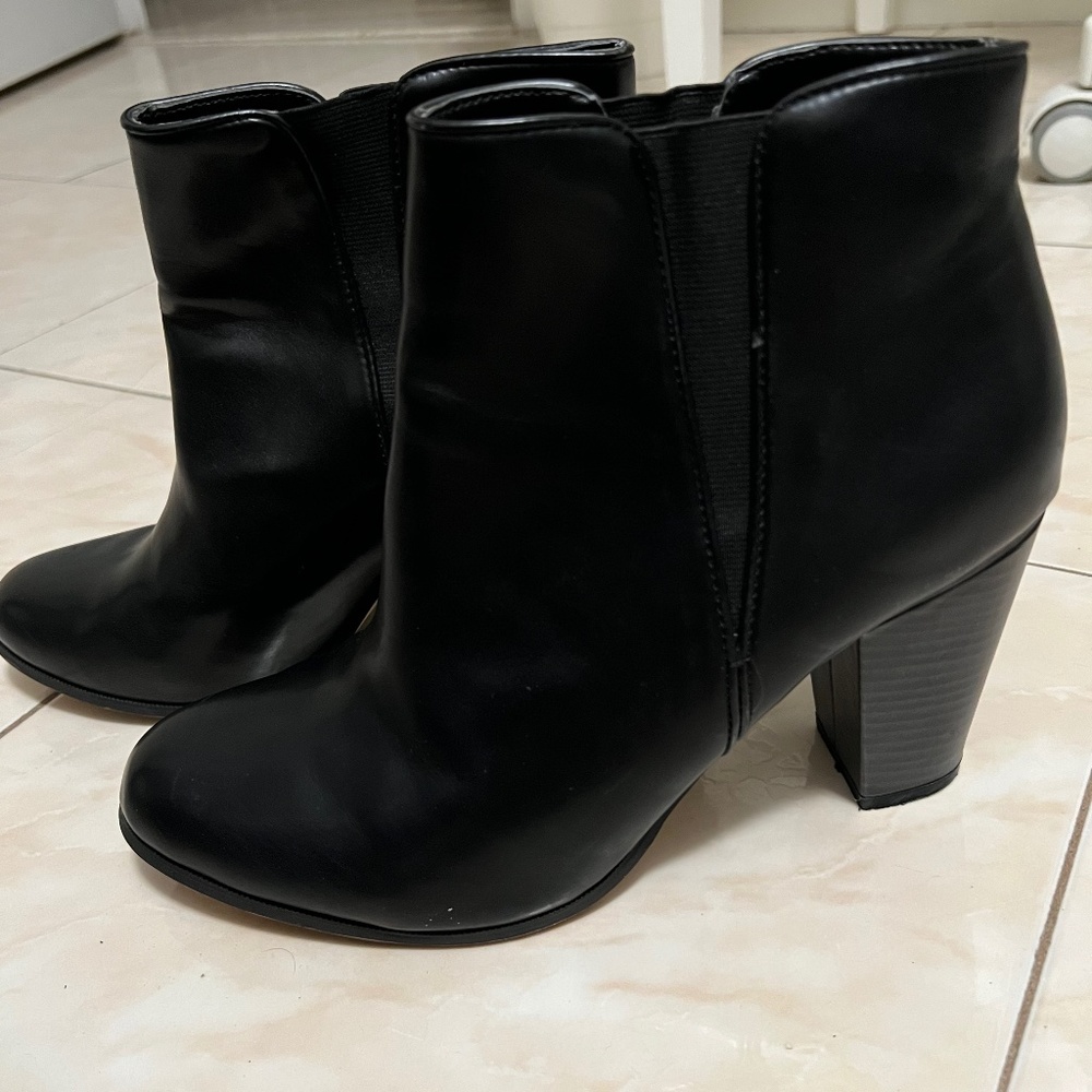 Black Leather Ann Taylor Booties